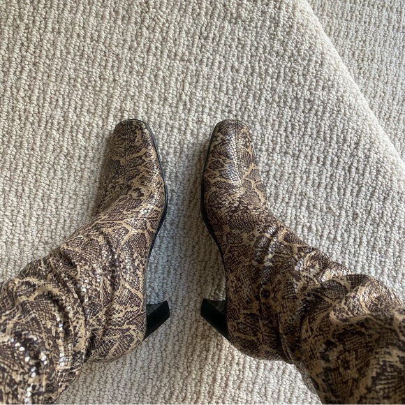 Vintage BCBG MAXAZRIA Knee Boots | Stretch Iridescent Snakeskin Fabric 8.5 - Picture 3 of 15